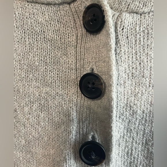 American Eagle gray pullover hooded sweater. Size Small. - Picture 6 of 9